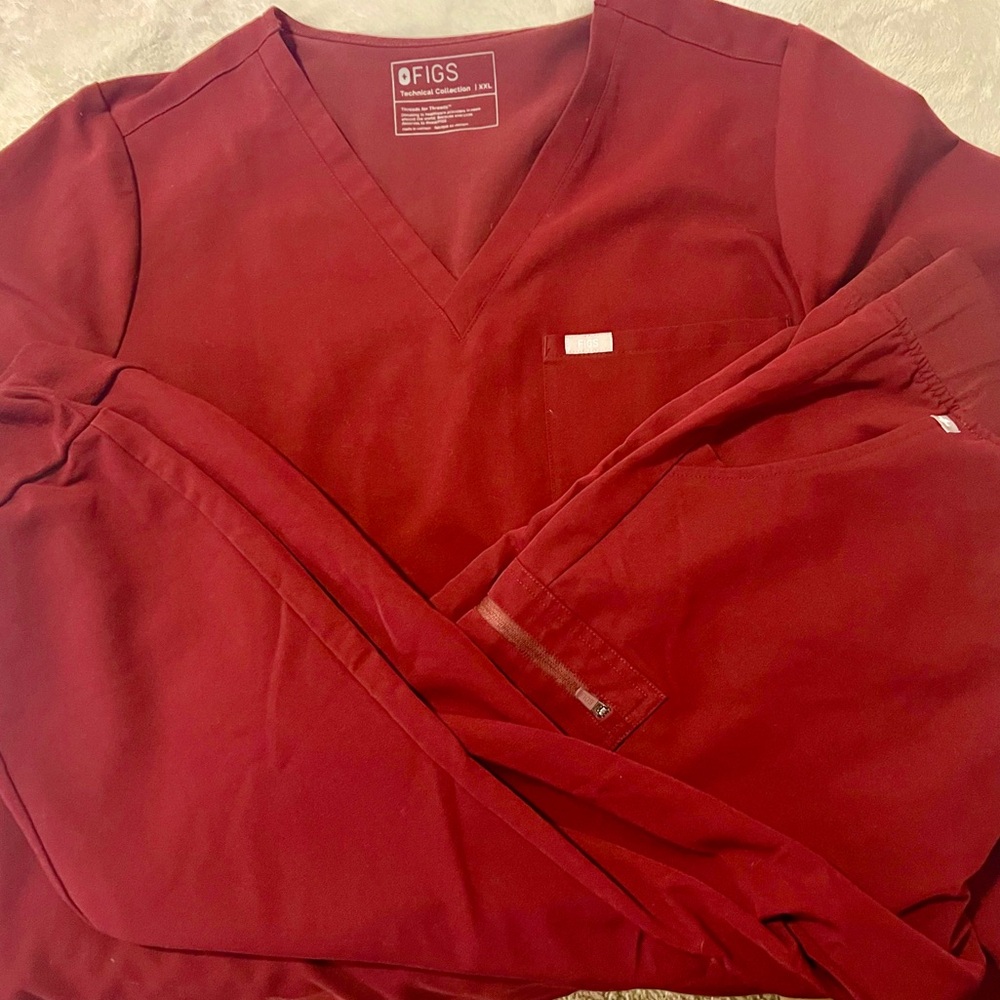 Burgundy XXL Figs One pocket Scrub top and zamora joggers
